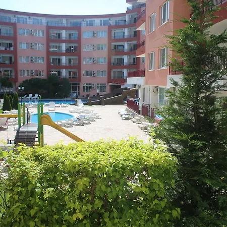 Elenite Beach At Privilige Fortnoks Private Apartment 아파트 *